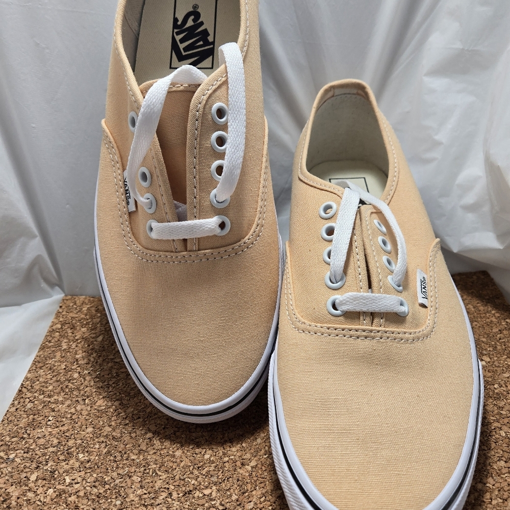 Vans Authentic Lace Up Low Profile Sneaker Women’s Size 10 Men's Size 8.5 NEW